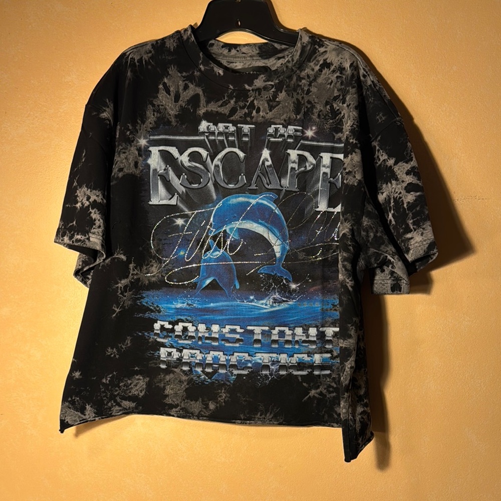 Escape Graphic Black and Gray Tee